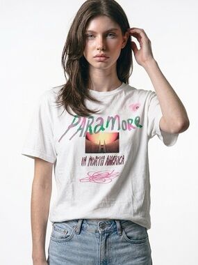 PARAMORE | North American Tour White Graphic Band T-Shirt Unisex Size Large